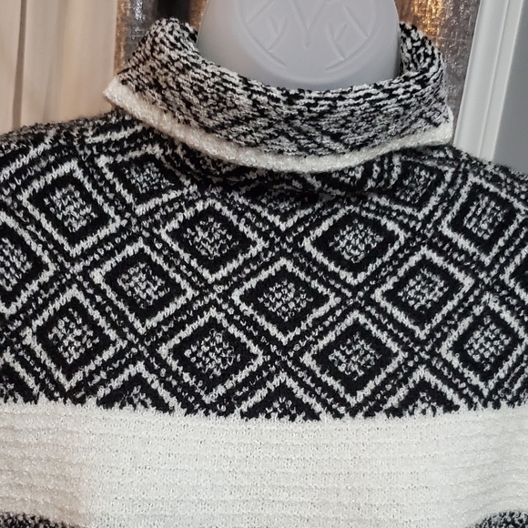 NWT Cable&gauge  sweater size M - Picture 3 of 4